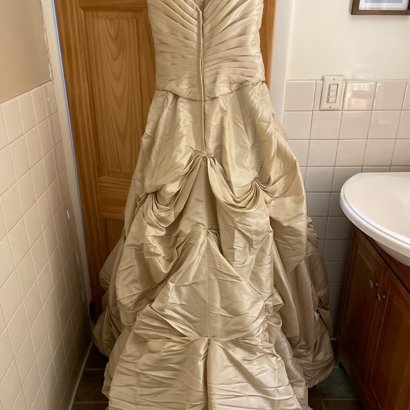 Swarovski crystals throughout - Picture 5 of 5